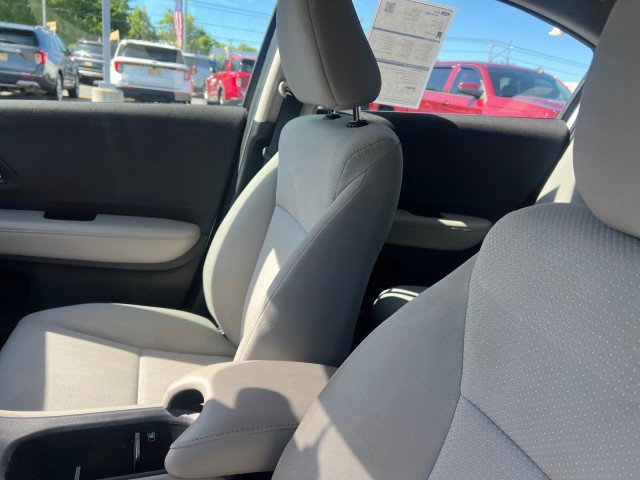 Used 2019 Honda HR-V LX image 17