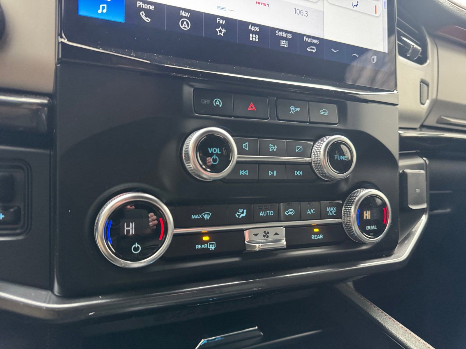 Certified 2024 Ford Expedition Timberline image 26