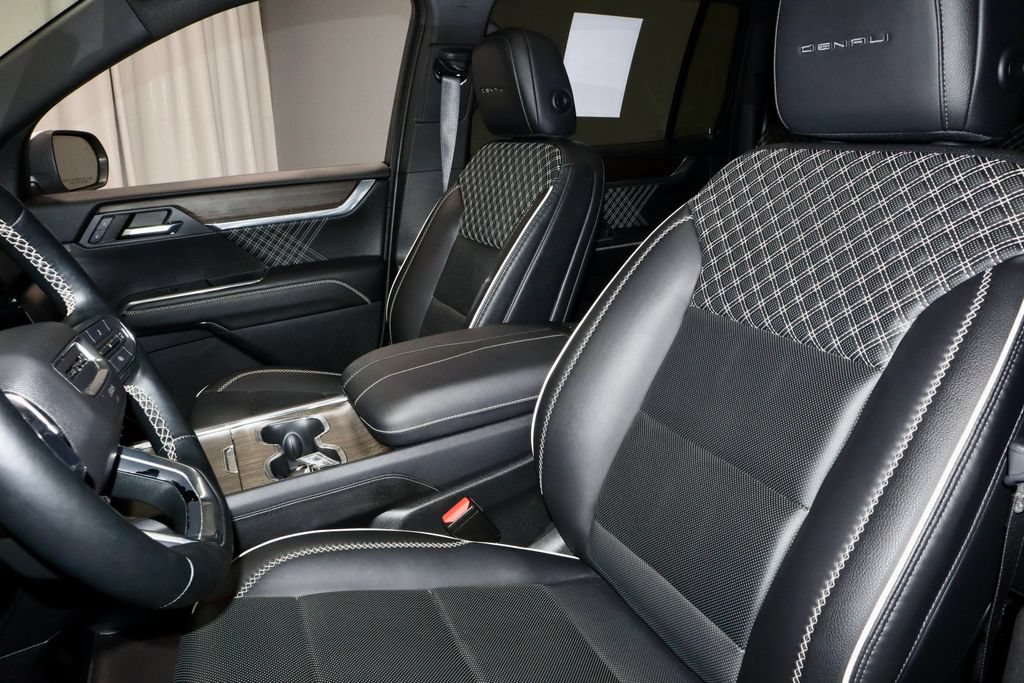 Used 2024 GMC Acadia Denali w/ LPO, Floor Liner Package FWD image 27