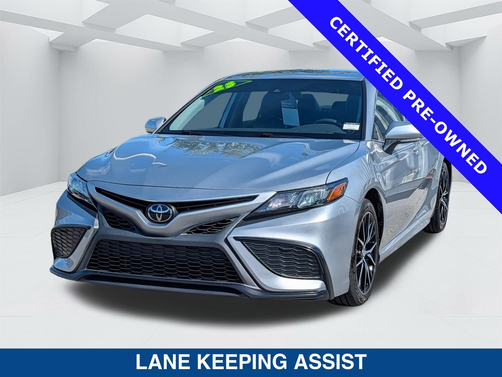 Used 2023 Toyota Camry SE FWD image 8