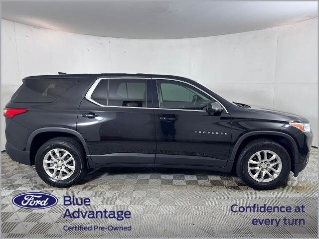 Used 2020 Chevrolet Traverse LS FWD image 2