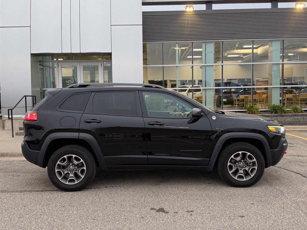 Used 2020 Jeep Cherokee Trailhawk w/ Cold Weather Group AWD/4WD image 47