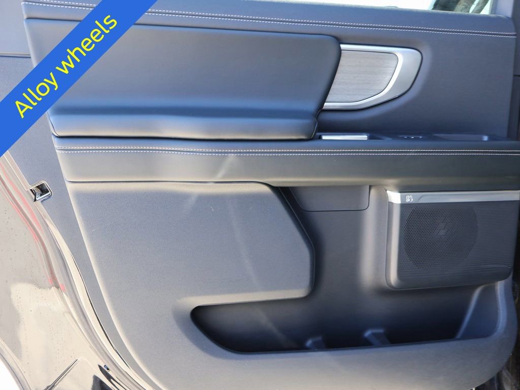 Certified 2025 Ford Expedition Max Platinum image 18