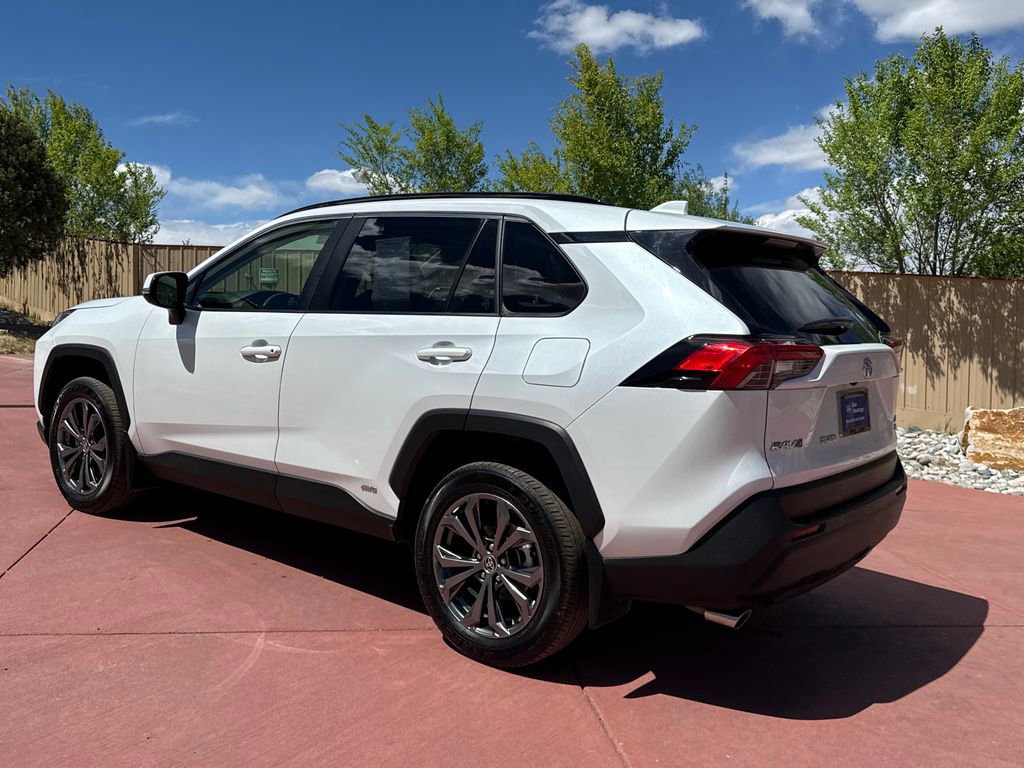 Used 2025 Toyota RAV4 XLE Premium w/ Weather Package AWD/4WD image 4