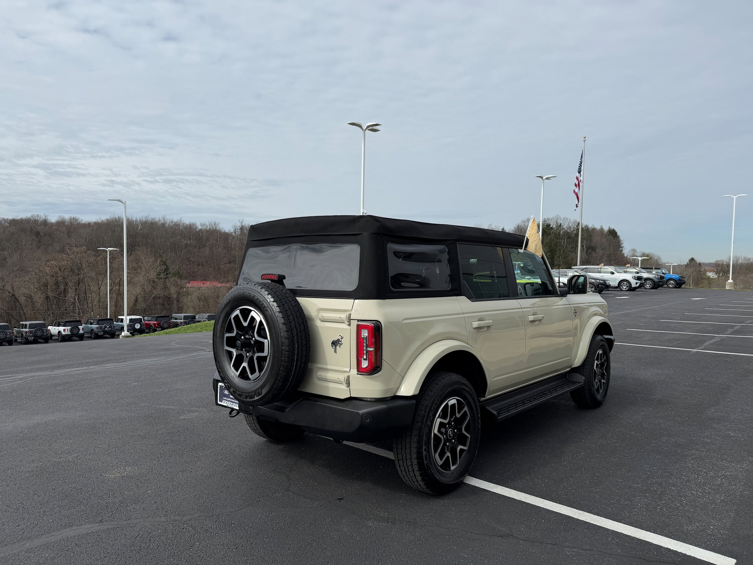 Certified 2025 Ford Bronco Outer Banks AWD/4WD image 5