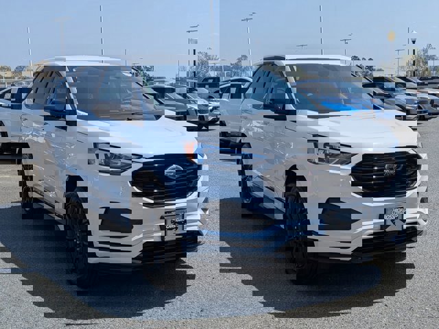 Certified 2024 Ford Edge SE w/ Black Appearance Package image 8