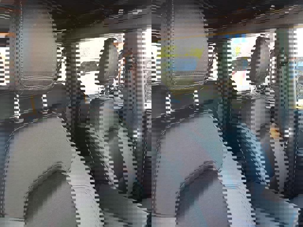 Certified 2023 Ford Bronco Black Diamond image 12