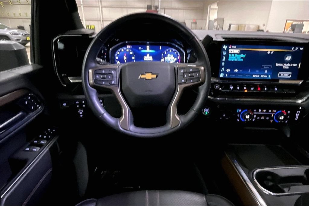 Used 2024 Chevrolet Silverado 2500 High Country w/ Z71 Off-Road Package AWD/4WD image 5