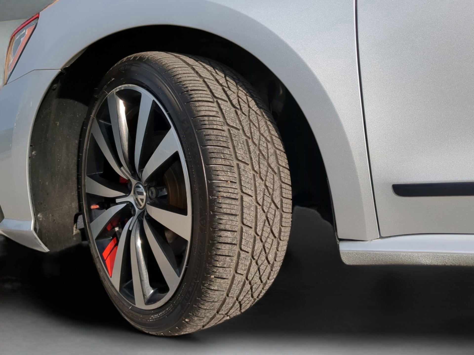 Used 2018 Volkswagen Passat GT image 63