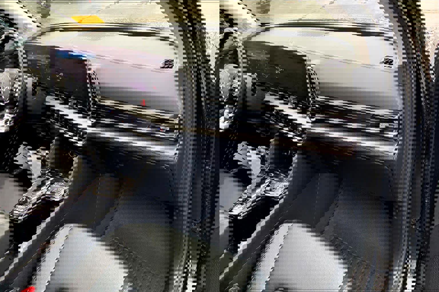 Used 2024 Kia Sportage SX image 17