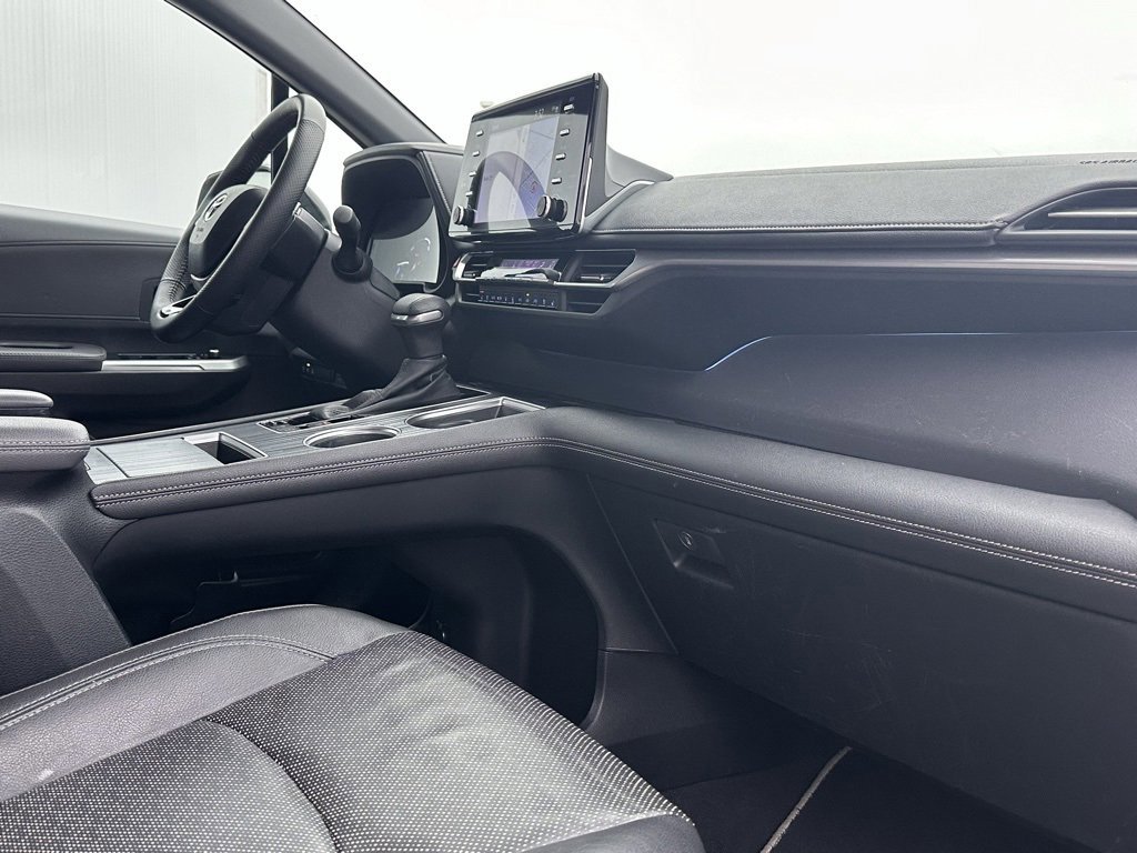 Used 2023 Toyota Sienna XSE image 21