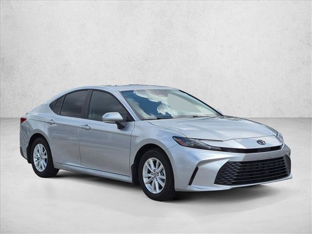Used 2025 Toyota Camry LE FWD image 3