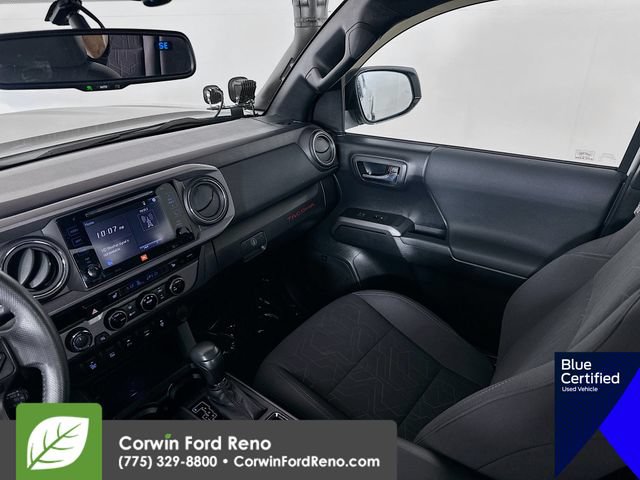 Used 2017 Toyota Tacoma TRD Off-Road AWD/4WD image 28