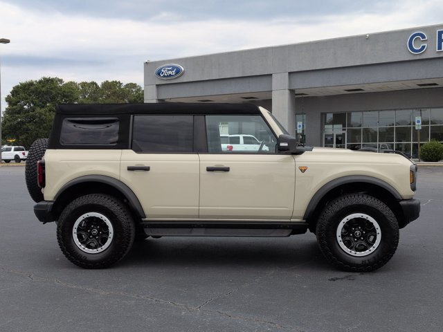 Certified 2025 Ford Bronco Badlands AWD/4WD image 3