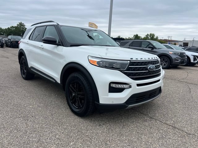 Certified 2023 Ford Explorer XLT w/ Equipment Group 202A AWD/4WD image 3