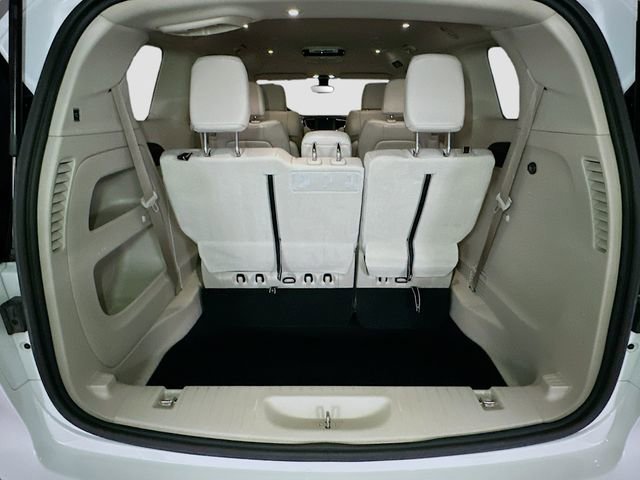 Used 2020 Chrysler Pacifica Touring-L image 22