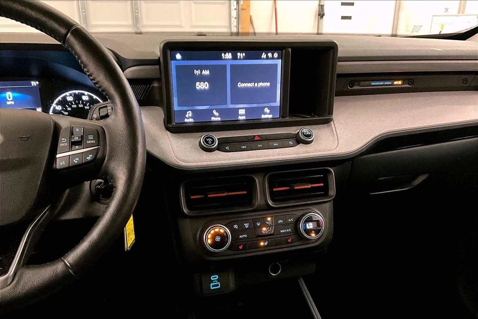 Certified 2022 Ford Maverick XLT w/ XLT Luxury Package image 6