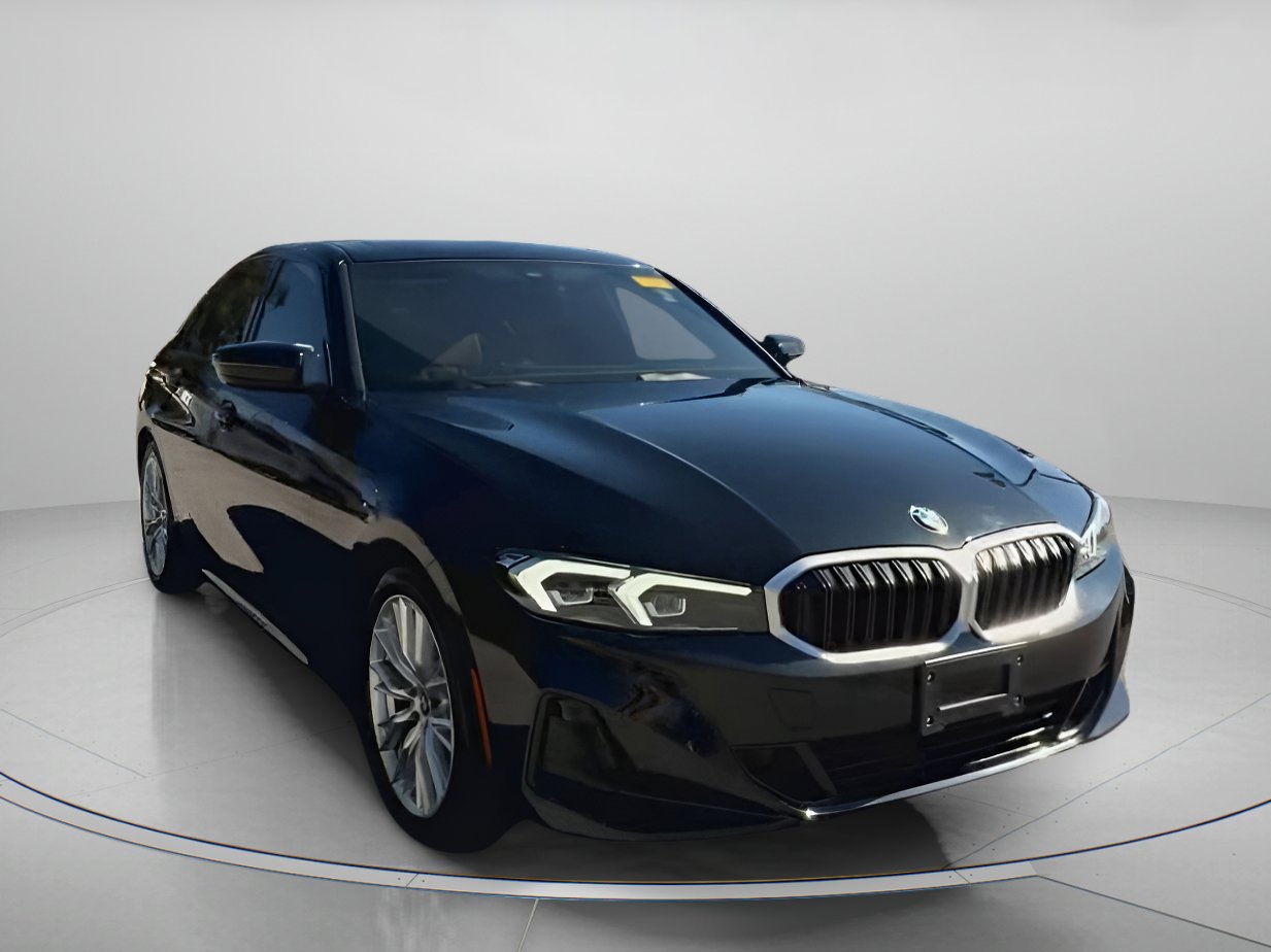 Used 2023 BMW 330i Sedan w/ Driving Assistance Package image 4