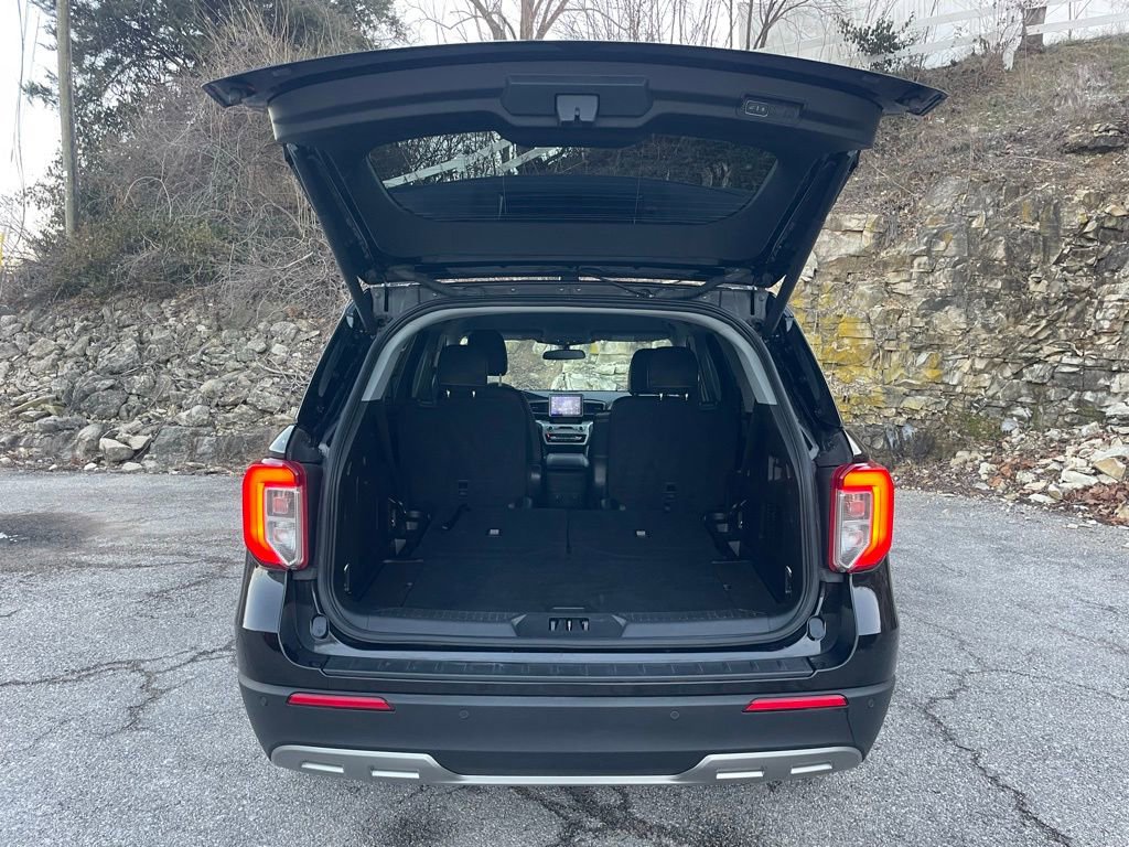 Certified 2024 Ford Explorer XLT w/ Equipment Group 202A image 9