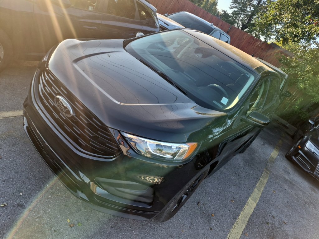 Certified 2024 Ford Edge SE w/ Black Appearance Package AWD/4WD image 3