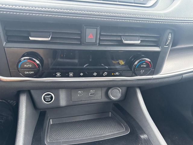 Used 2023 Nissan Rogue SV image 23