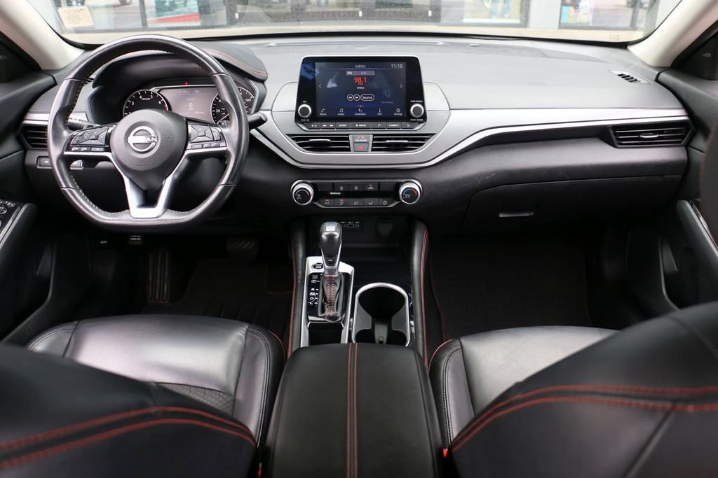 Used 2024 Nissan Altima 2.5 SR FWD image 25