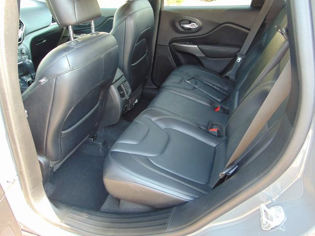 Used 2019 Jeep Cherokee Limited AWD/4WD image 21