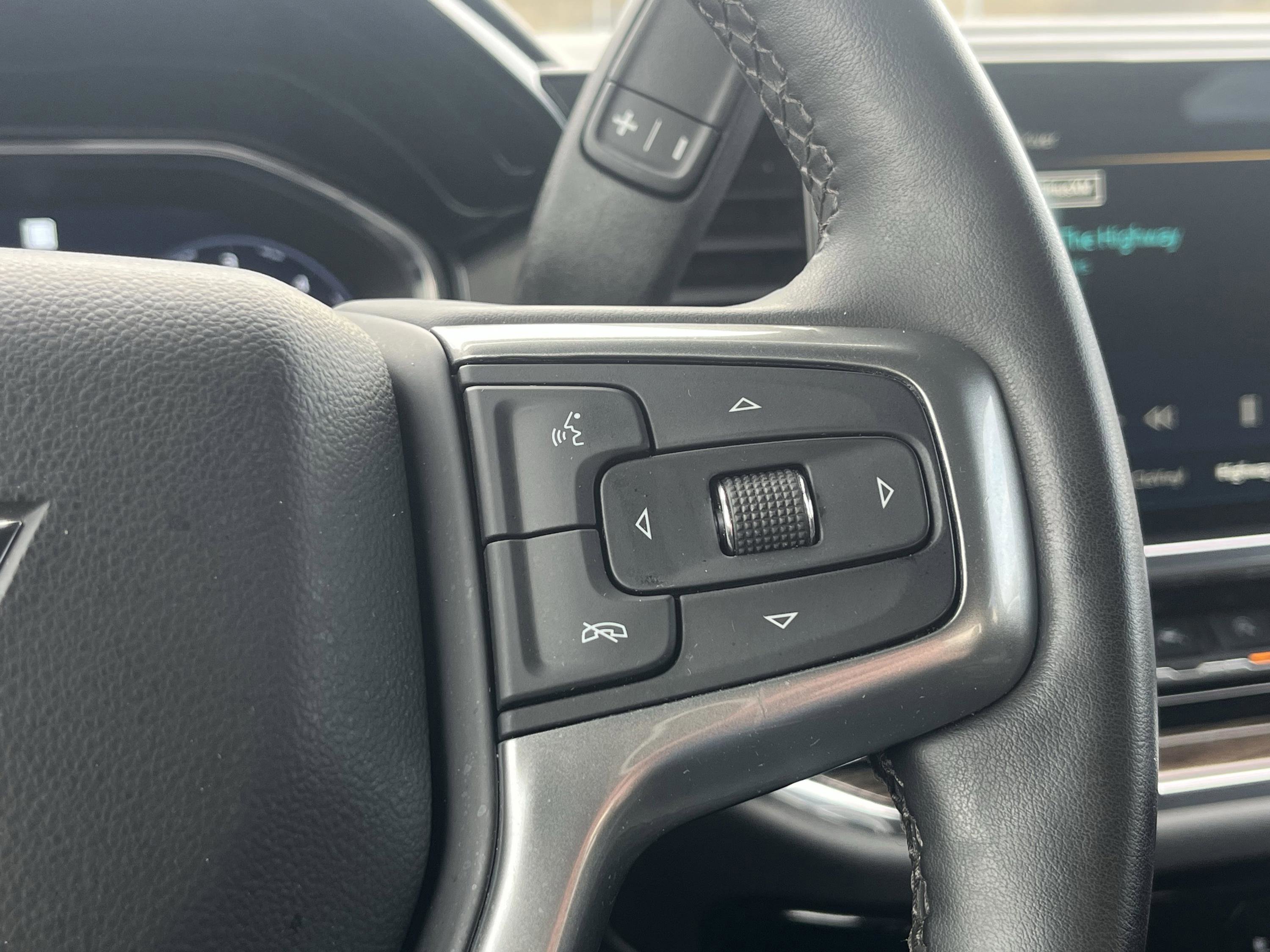 Used 2023 Chevrolet Silverado 1500 LT AWD/4WD image 16