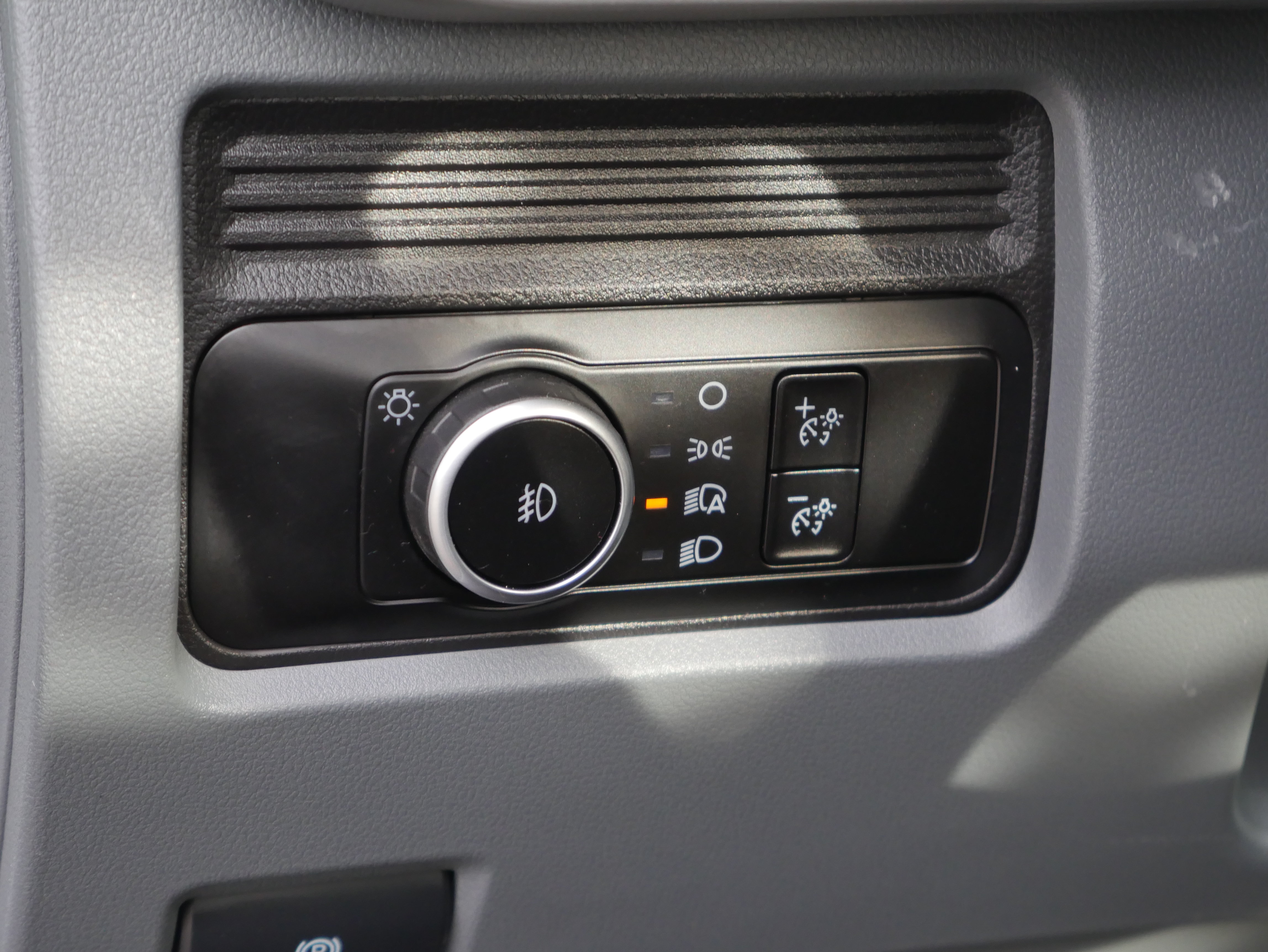 Certified 2024 Ford F550 4x4 Regular Cab Super Duty image 5