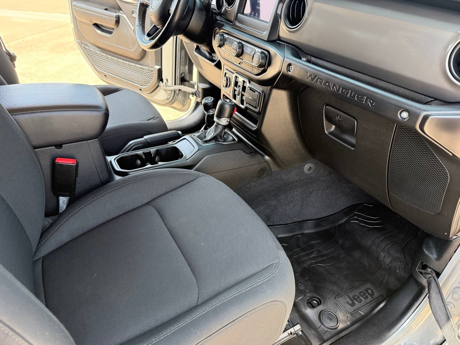 Used 2021 Jeep Wrangler Unlimited Sport AWD/4WD image 17