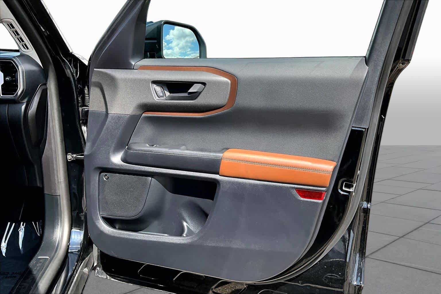 Certified 2025 Ford Bronco Sport Outer Banks w/ Outer Banks Tech Package+ AWD/4WD image 28
