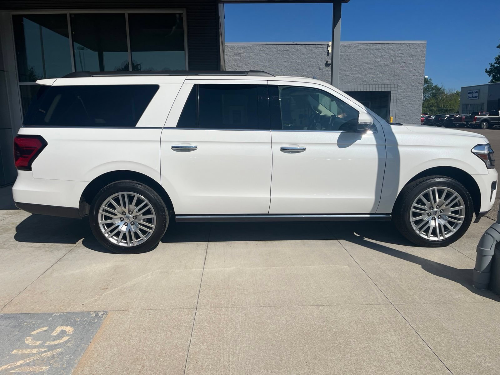 Certified 2024 Ford Expedition Max Limited AWD/4WD image 7