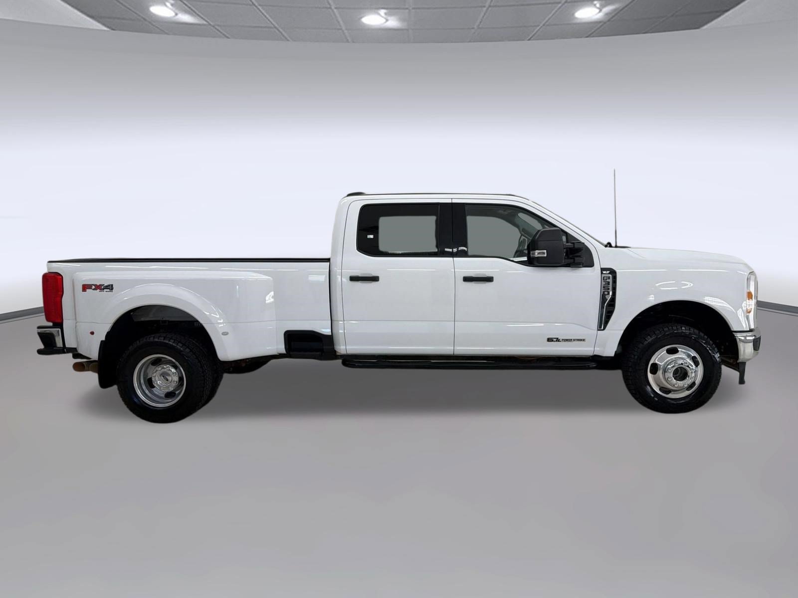Certified 2023 Ford F350 XLT w/ FX4 Off-Road Package AWD/4WD image 8