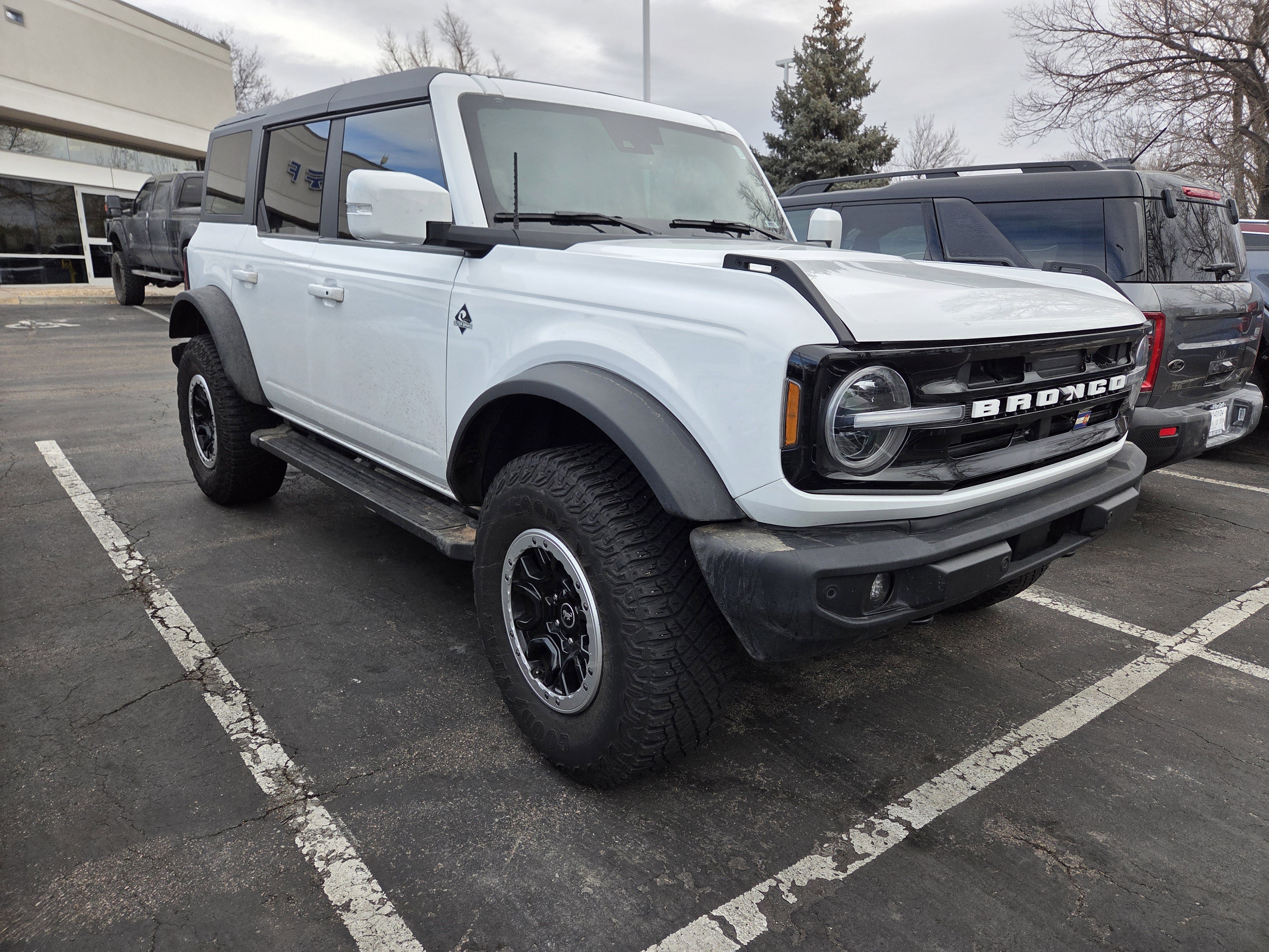 Certified 2022 Ford Bronco Outer Banks w/ Sasquatch Package image 4