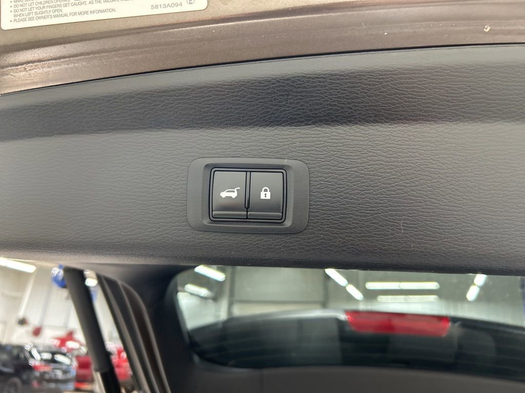 Used 2023 Mitsubishi Outlander 4WD Plug-In Hybrid image 30