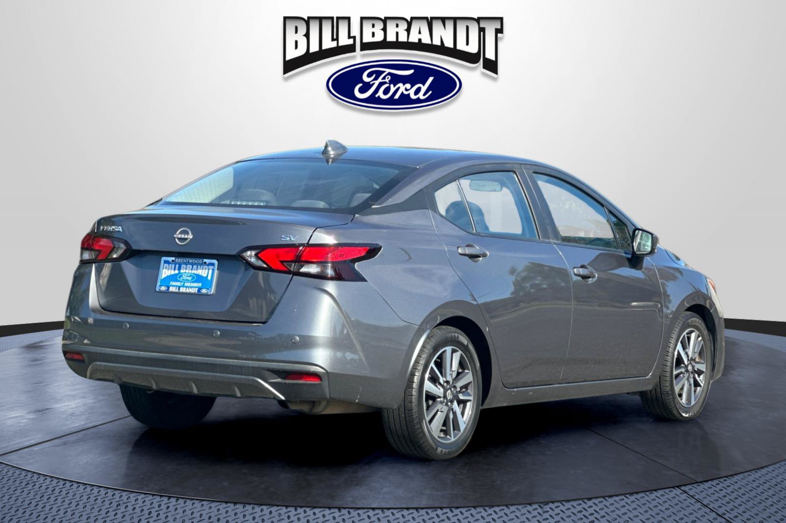 Used 2023 Nissan Versa SV FWD image 3