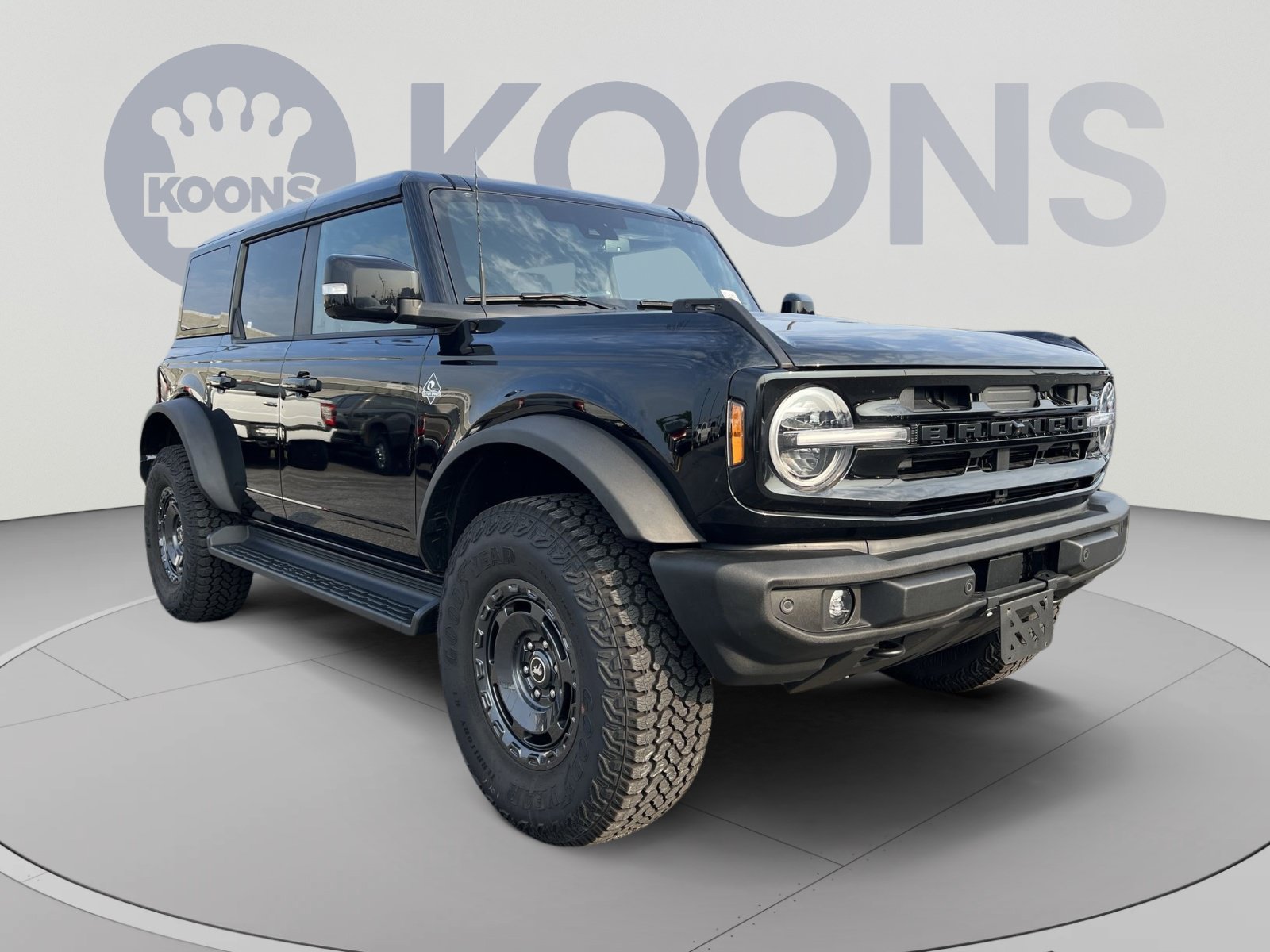 Certified 2025 Ford Bronco Outer Banks w/ Sasquatch Package AWD/4WD image 10