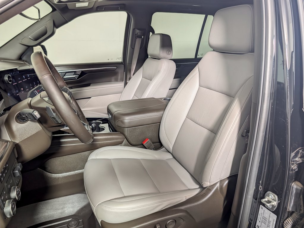 Used 2025 Chevrolet Tahoe Z71 w/ Z71 Off-Road Package AWD/4WD image 24