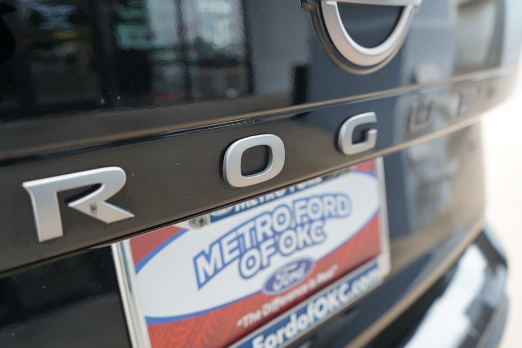 Used 2025 Nissan Rogue SV FWD image 6