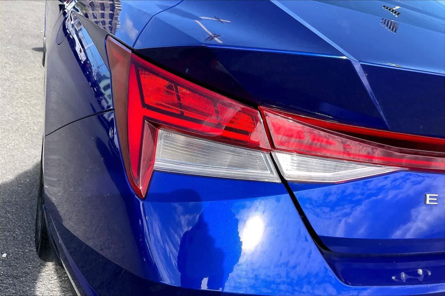 Used 2023 Hyundai Elantra Blue FWD image 32