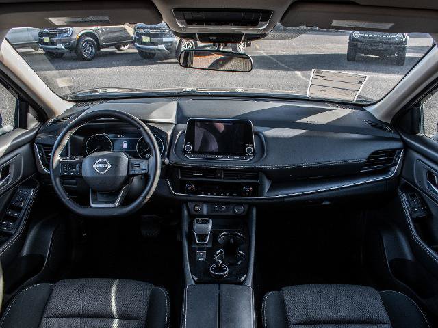 Used 2026 Nissan Rogue SV AWD/4WD image 9