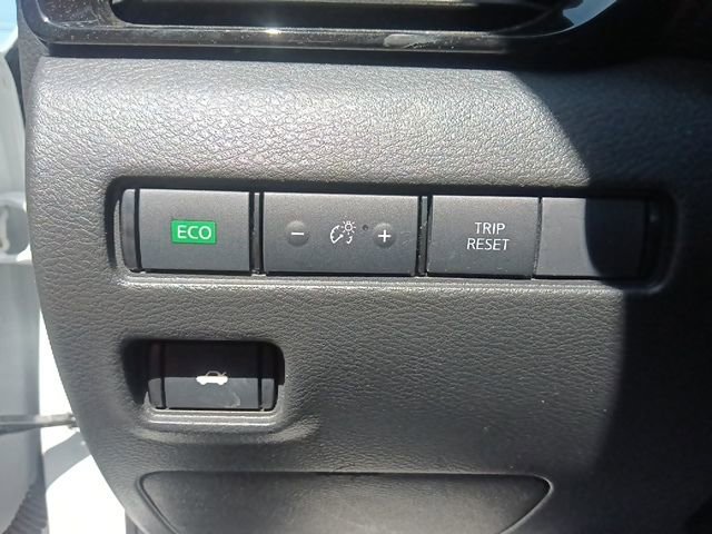Used 2025 Nissan Sentra SV FWD image 16