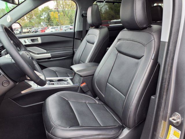 Certified 2023 Ford Explorer Limited w/ Limited Technology Package AWD/4WD image 5