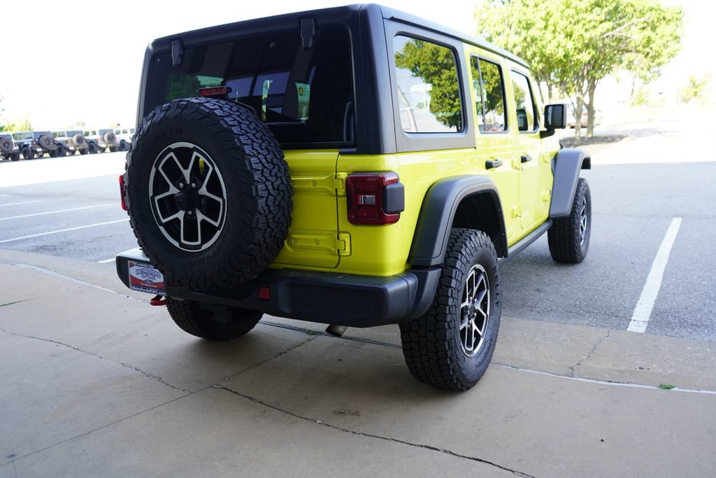 Used 2024 Jeep Wrangler Unlimited Rubicon AWD/4WD image 10