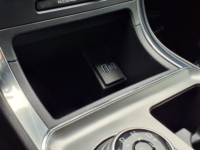 Certified 2024 Ford Edge Titanium w/ Equipment Group 301A image 16