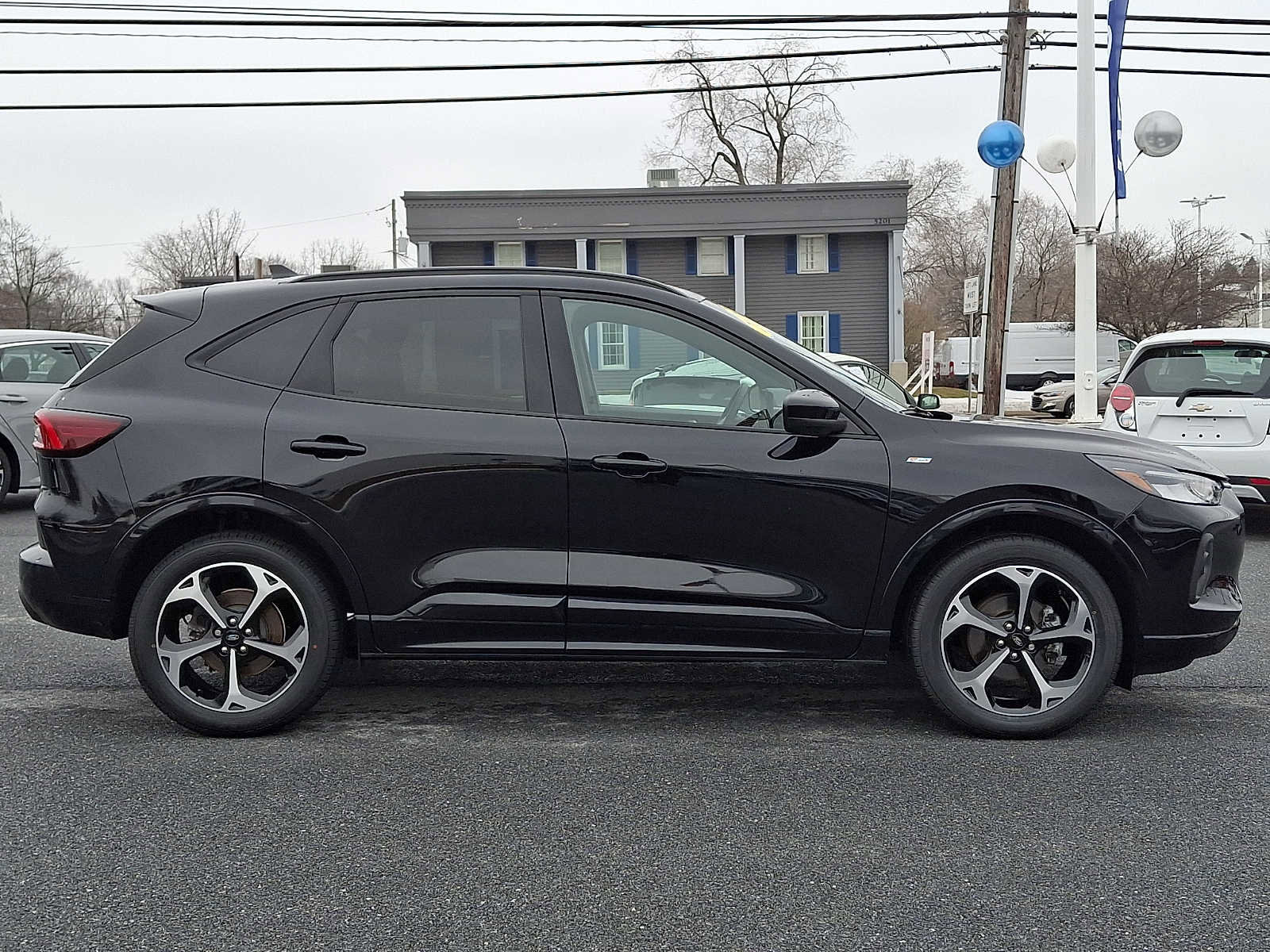 Certified 2023 Ford Escape ST-Line Select w/ Tech Pack #2 image 5