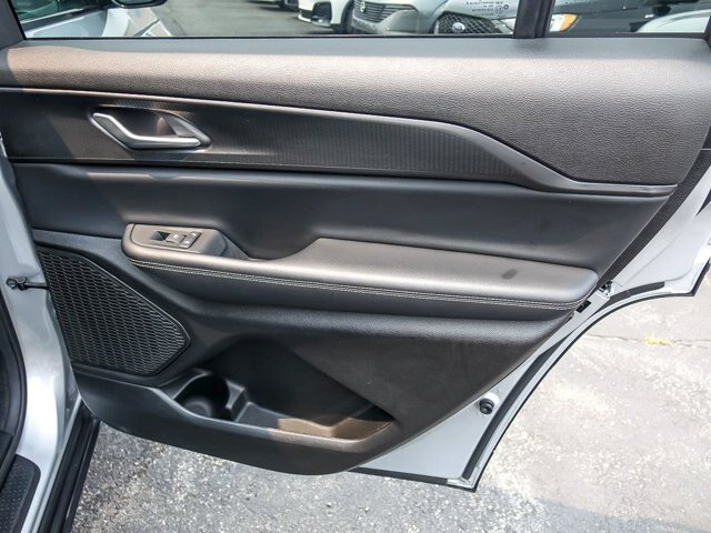 Used 2024 Jeep Grand Cherokee L Altitude AWD/4WD image 31