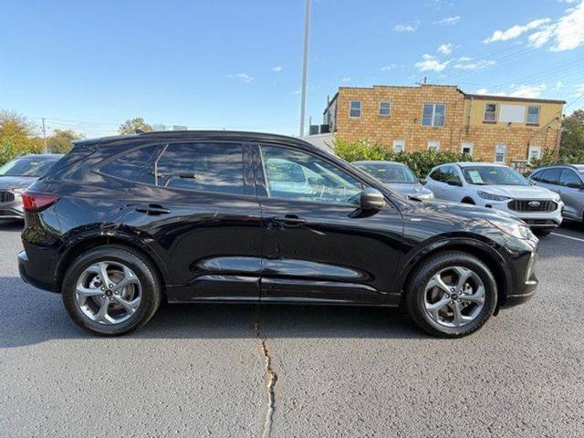 Certified 2024 Ford Escape ST-Line image 5