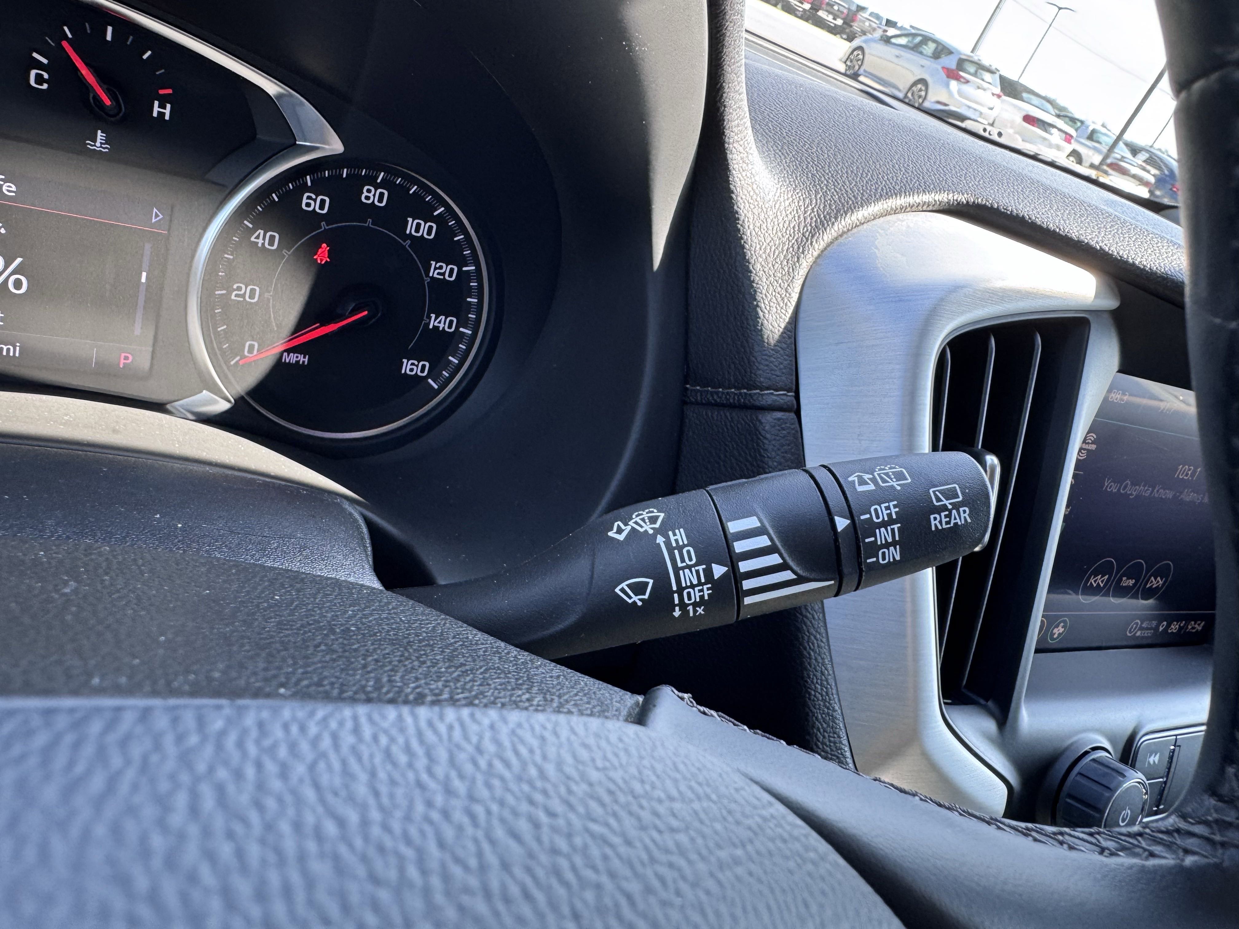 Used 2023 GMC Terrain SLT image 14