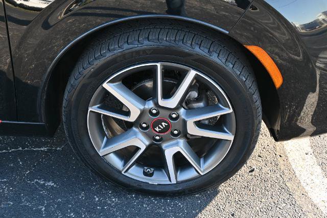 Used 2020 Kia Soul GT-Line FWD image 16